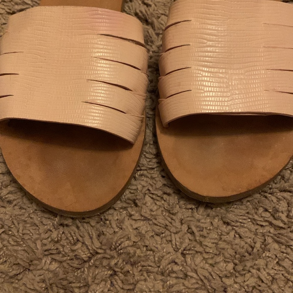 Jenni Kayne leather slide.
